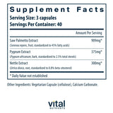 Cápsulas Vital Nutrients en mano mostrando tamaño y facilidad de ingesta
