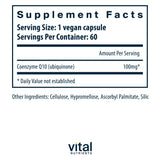 Vital Nutrients cápsula en mano indicando fácil ingestión y pureza vegana