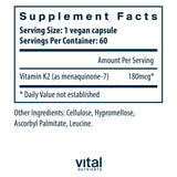 Vital Nutrients cápsulas visibles en mano que transmiten pureza y confianza