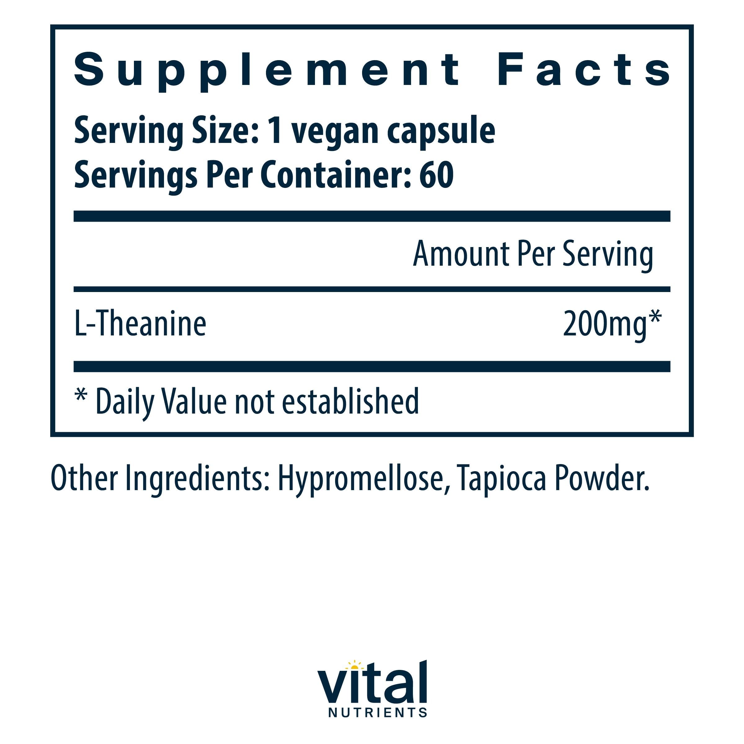 Vital Nutrients primer plano de cápsula mostrando tamaño y facilidad de ingestión