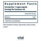 Primer plano de cápsula Vital Nutrients melatonina 3mg destacando pureza y formato vegano