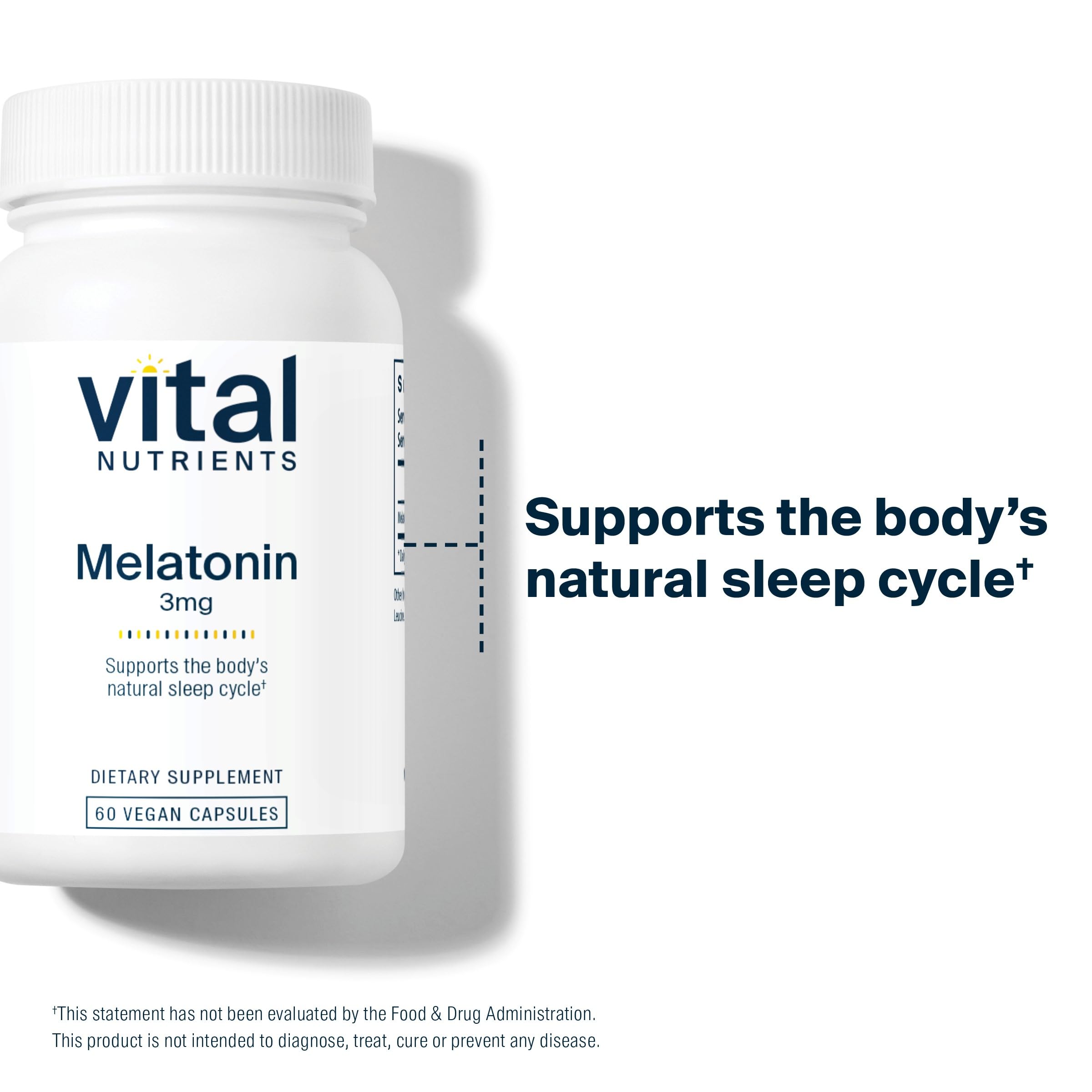 Escena nocturna con Vital Nutrients melatonina 3mg en mesa de noche mostrando uso práctico