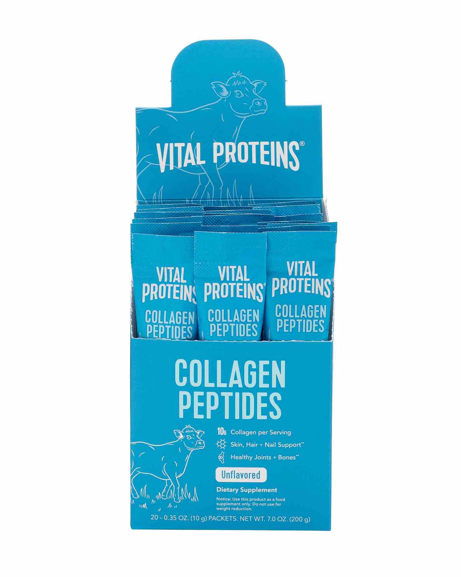 Vital Proteins polvo de colágeno dentro de un sobre abierto, textura fina y soluble