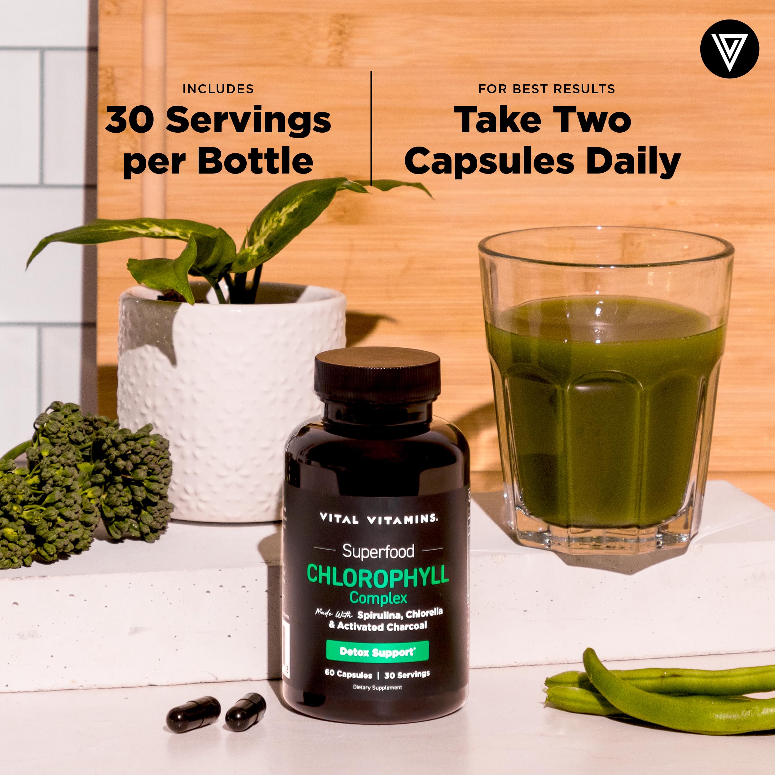 Vital Vitamins cápsulas junto a aloe y menta ilustrando alivio digestivo