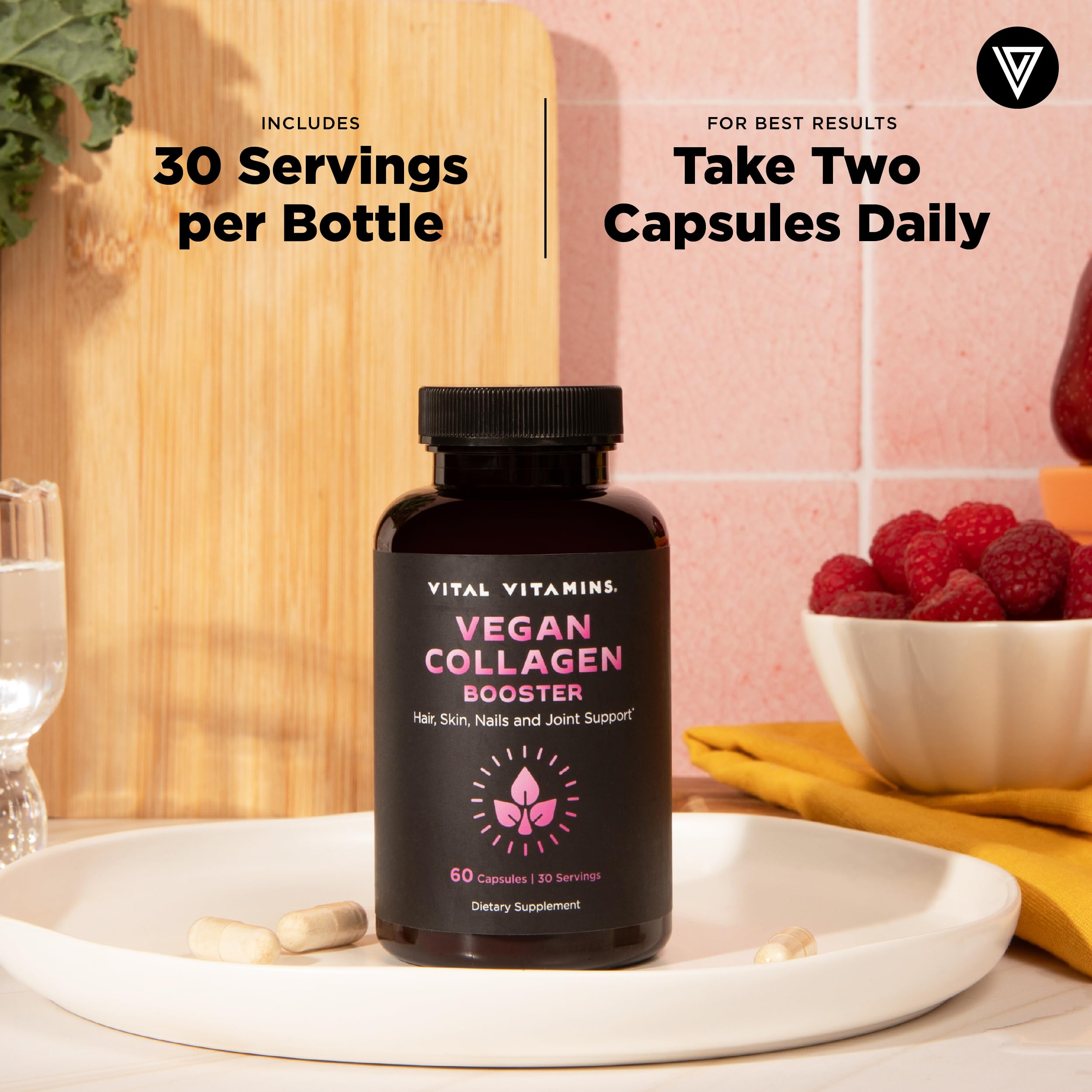 Vital Vitamins en baño junto a productos de cuidado para rutina de belleza