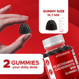 Vitamatic gomitas en mano para mostrar tamaño y conveniencia de toma