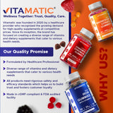 Vitamatic frasco junto a una lámpara de noche representando uso nocturno