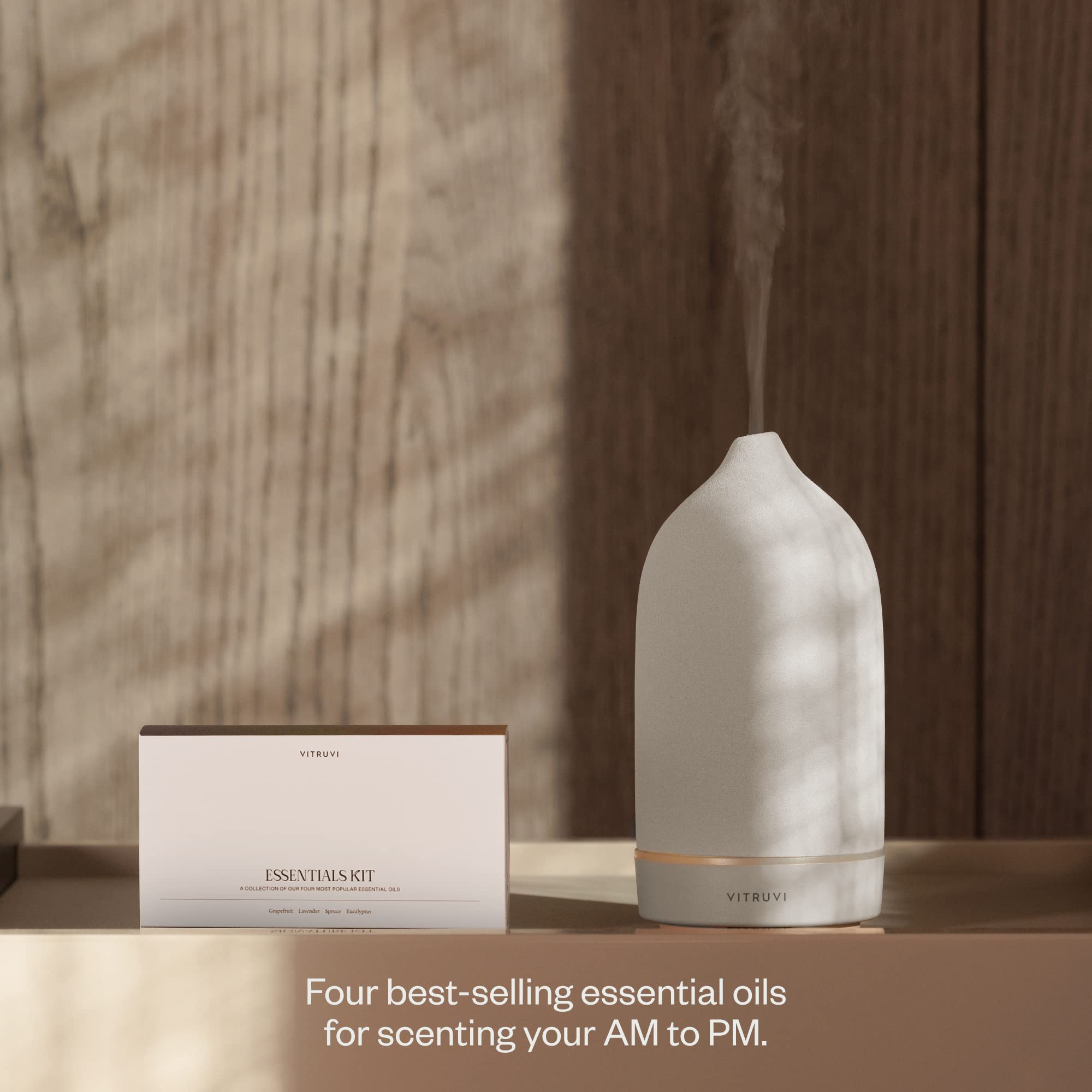 VITRUVI difusor en uso en salón para crear ambiente aromático agradable