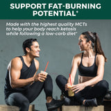 Viva Naturals añadiendo aceite MCT al café keto para energía