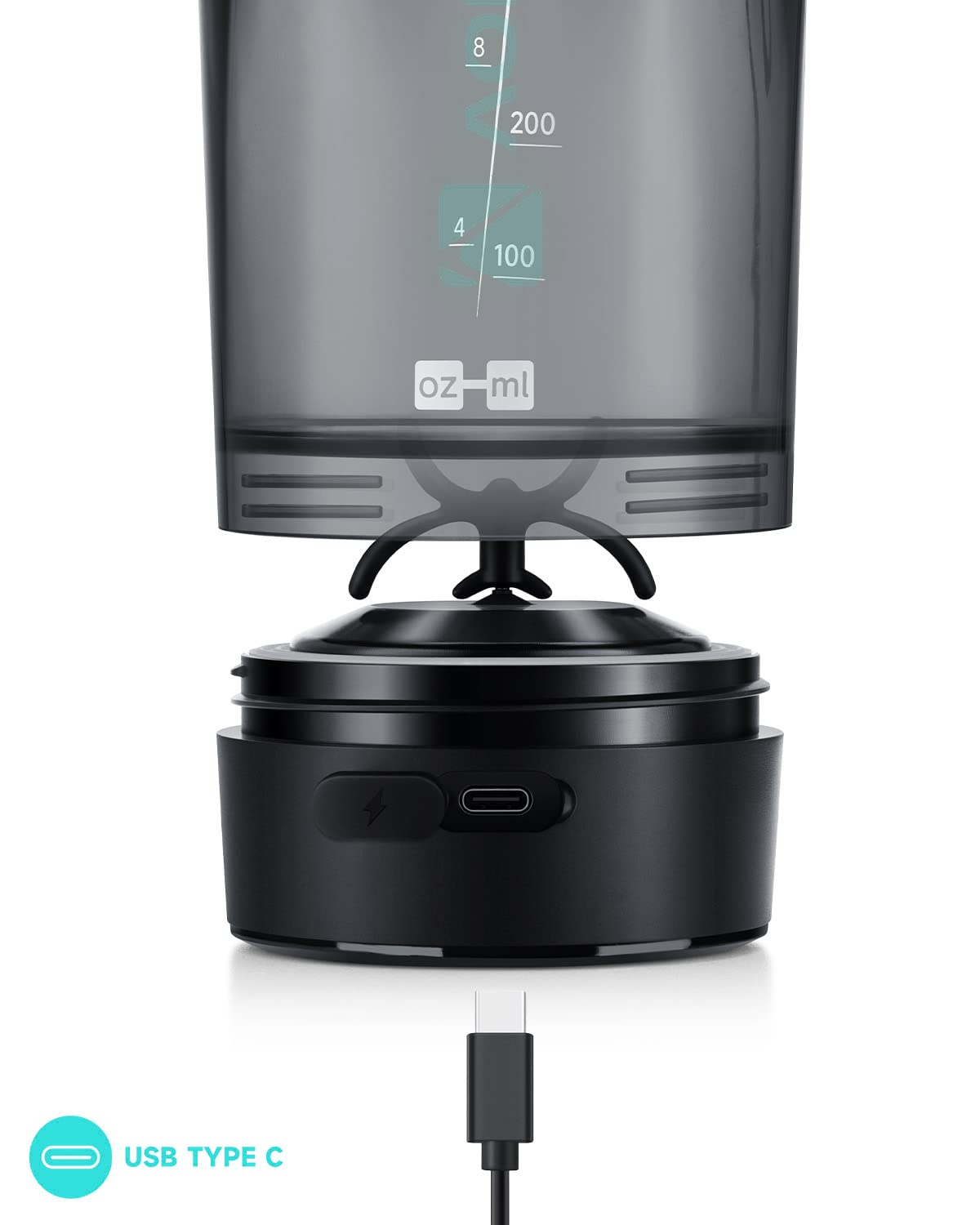 VOLTRX Gallium junto a botella estándar para comparar tamaño y portabilidad