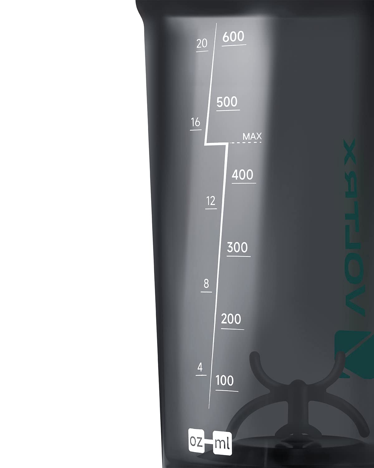 VOLTRX Gallium en uso en gimnasio mezclando proteína de forma silenciosa