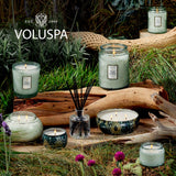 Voluspa en salón lifestyle crea ambiente sereno y sensación acogedora