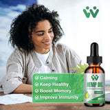 Botella de WACHRAY vertida en aderezo de ensalada, mejora nutricional