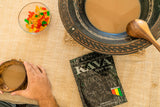 Wakacon taza de kava preparada en mesa mostrando color y apariencia auténtica