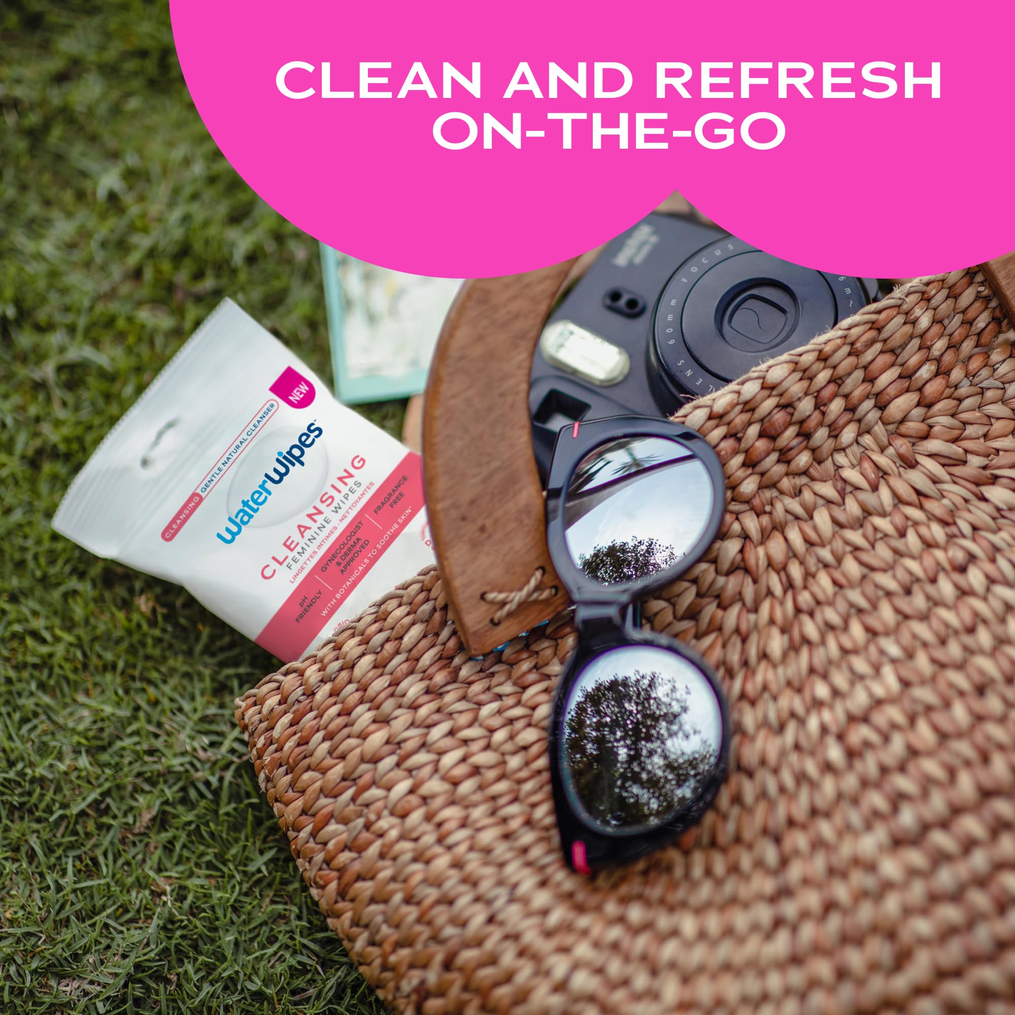 WaterWipes toallitas en un bolso, ideal para higiene íntima cuando viajas o en movimiento
