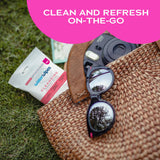 WaterWipes toallitas en un bolso, ideal para higiene íntima cuando viajas o en movimiento