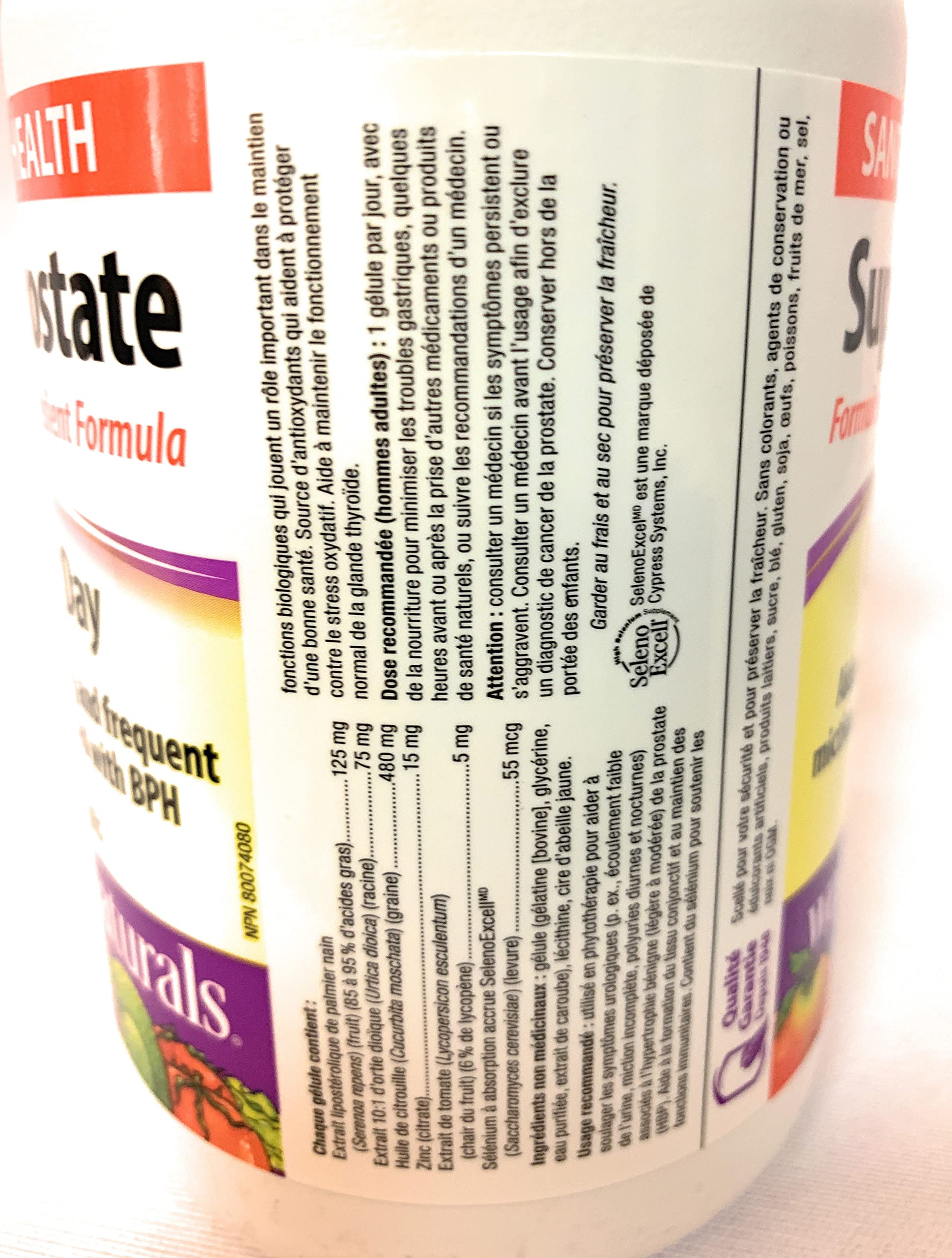 Webber Naturals hombre tomando cápsula demostrando uso diario práctico