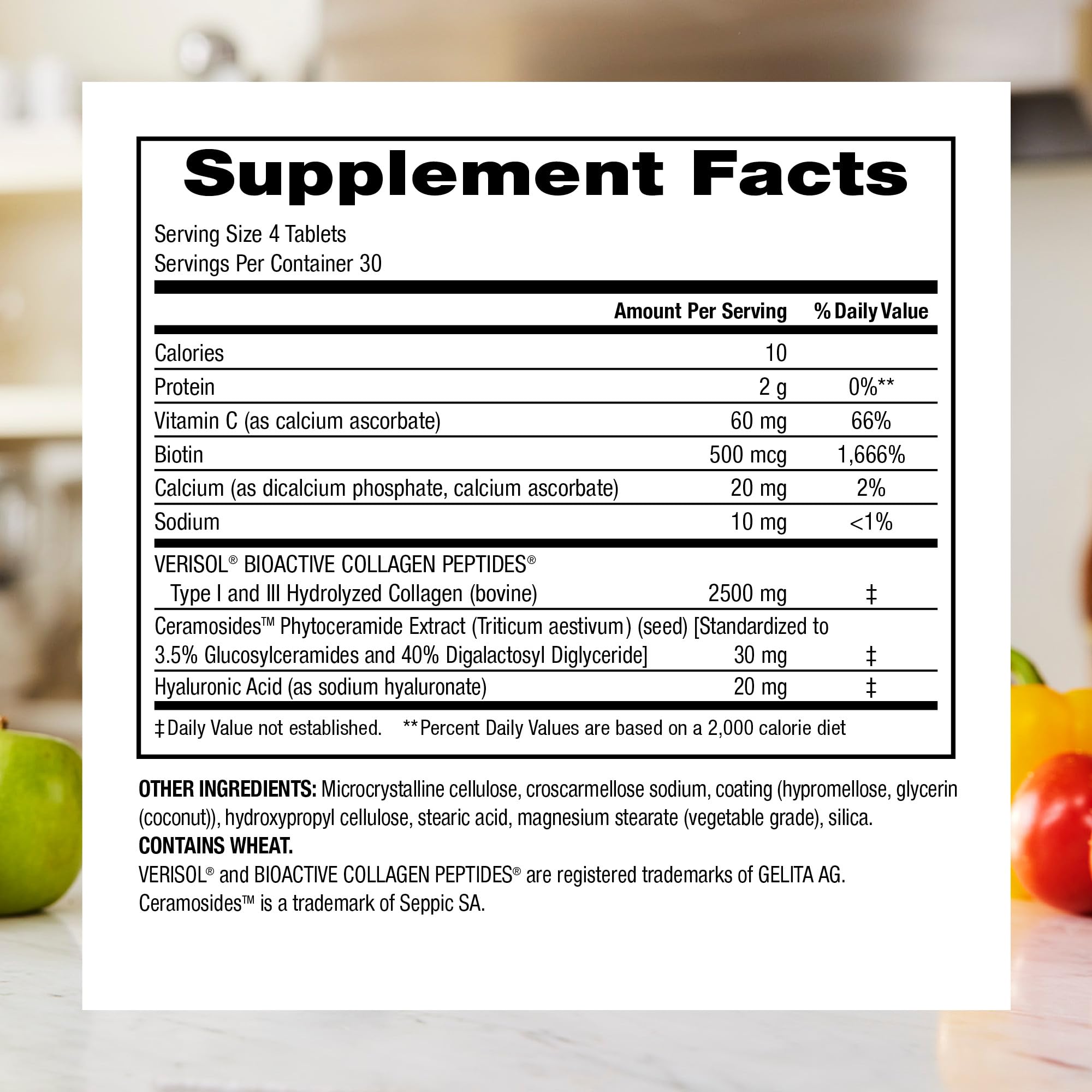 Webber Naturals tableta en mano que muestra tamaño fácil de tragar