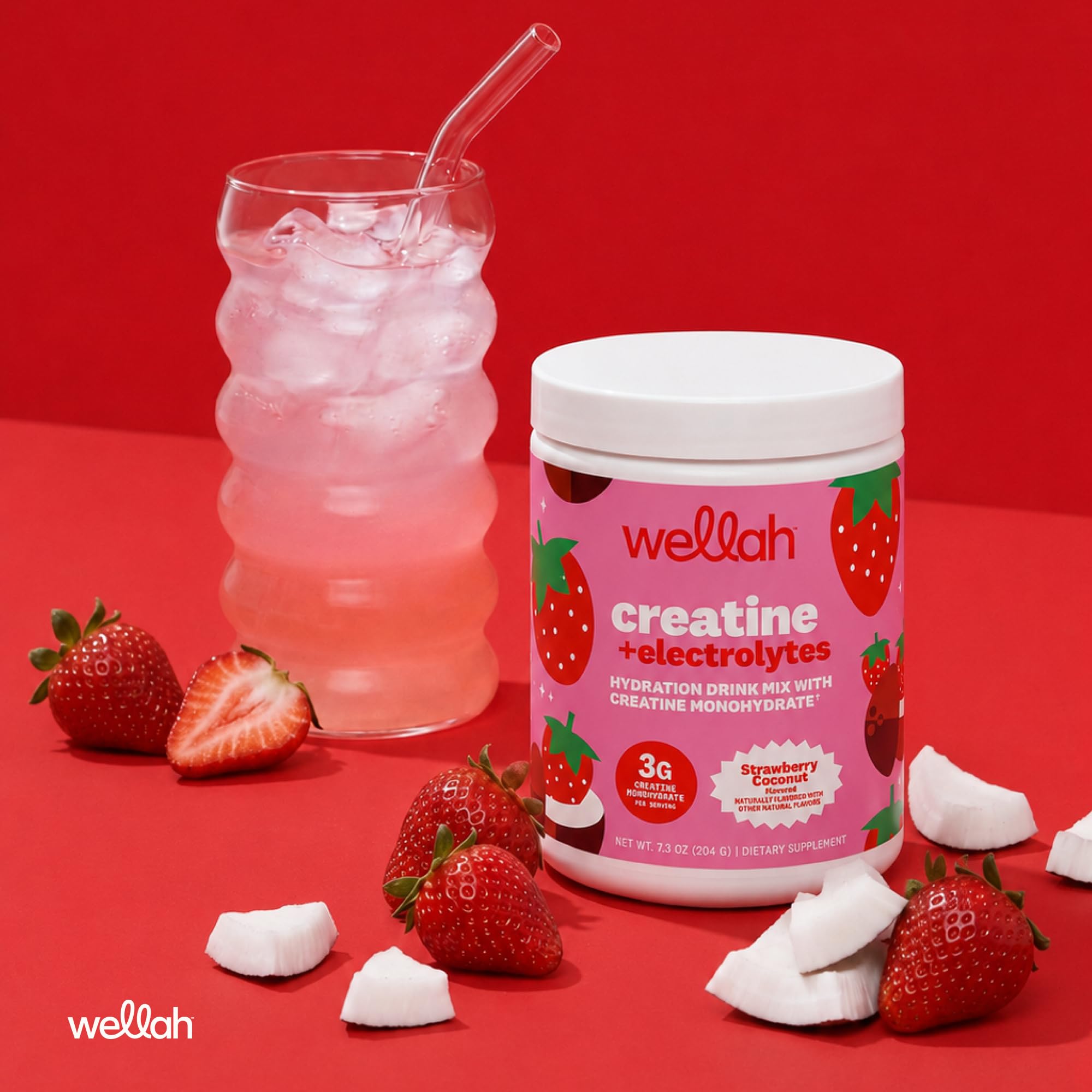 Wellah bebida mezclada en vaso lista para beber y mejorar hidratación