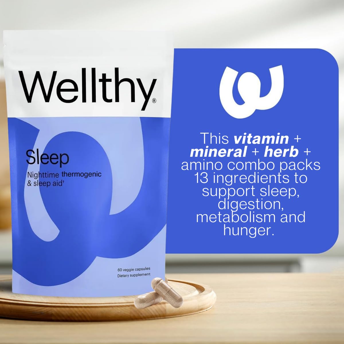 Wellthy frasco en mesa de noche junto a vela para uso nocturno relajante