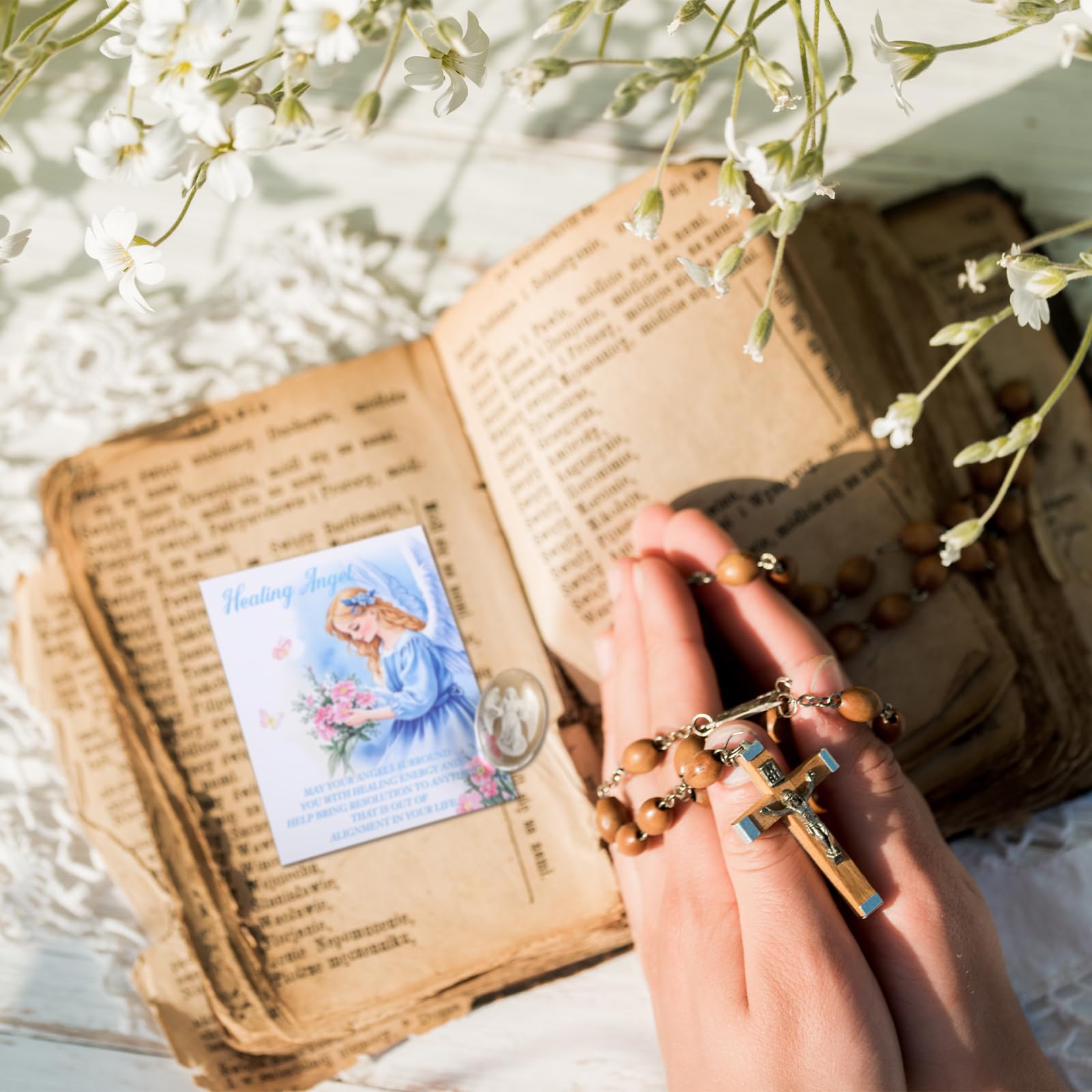 Wesiti bolsitas de organza con piedras y cartas listas para regalar