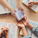 Wesiti cartas angélicas abiertas mostrando mensajes e inspiración diaria