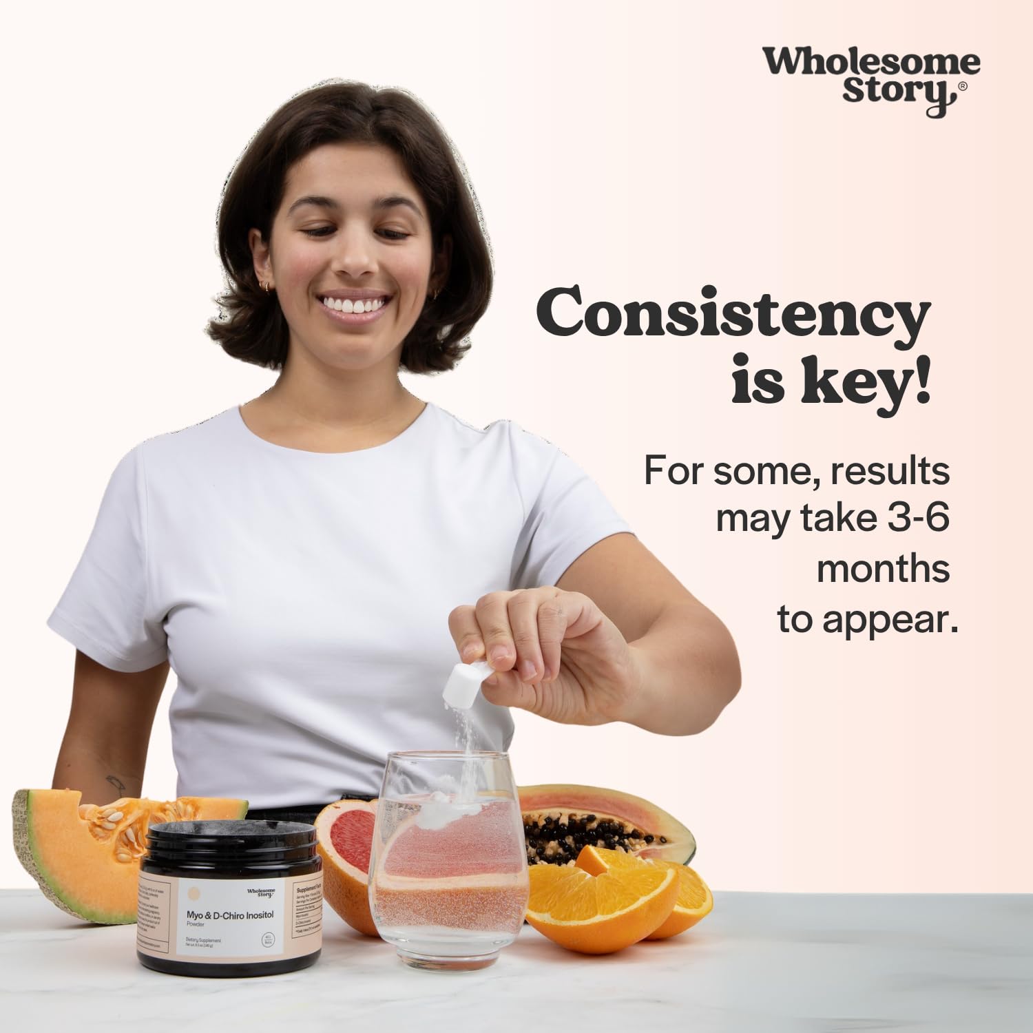 Wholesome Story polvo añadido a un batido rosa, beneficio integración en recetas