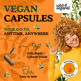 Wild & Organic cápsula en mano para mostrar tamaño y facilidad