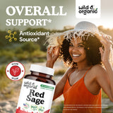 Wild & Organic cápsulas en mano mostrando facilidad de ingestión