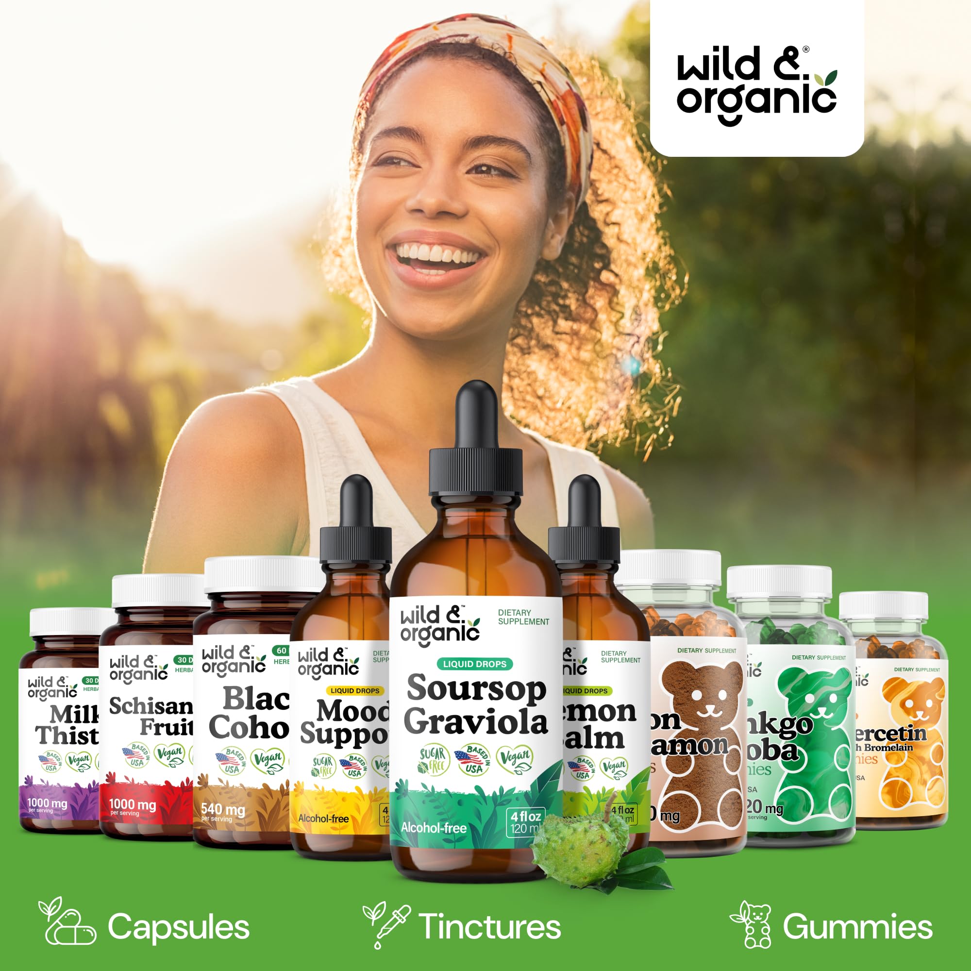 Wild & Organic frasco en mano para comparar tamaño y consumo diario