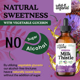 Wild & Organic frasco junto a una mano para comparar tamaño y conveniencia