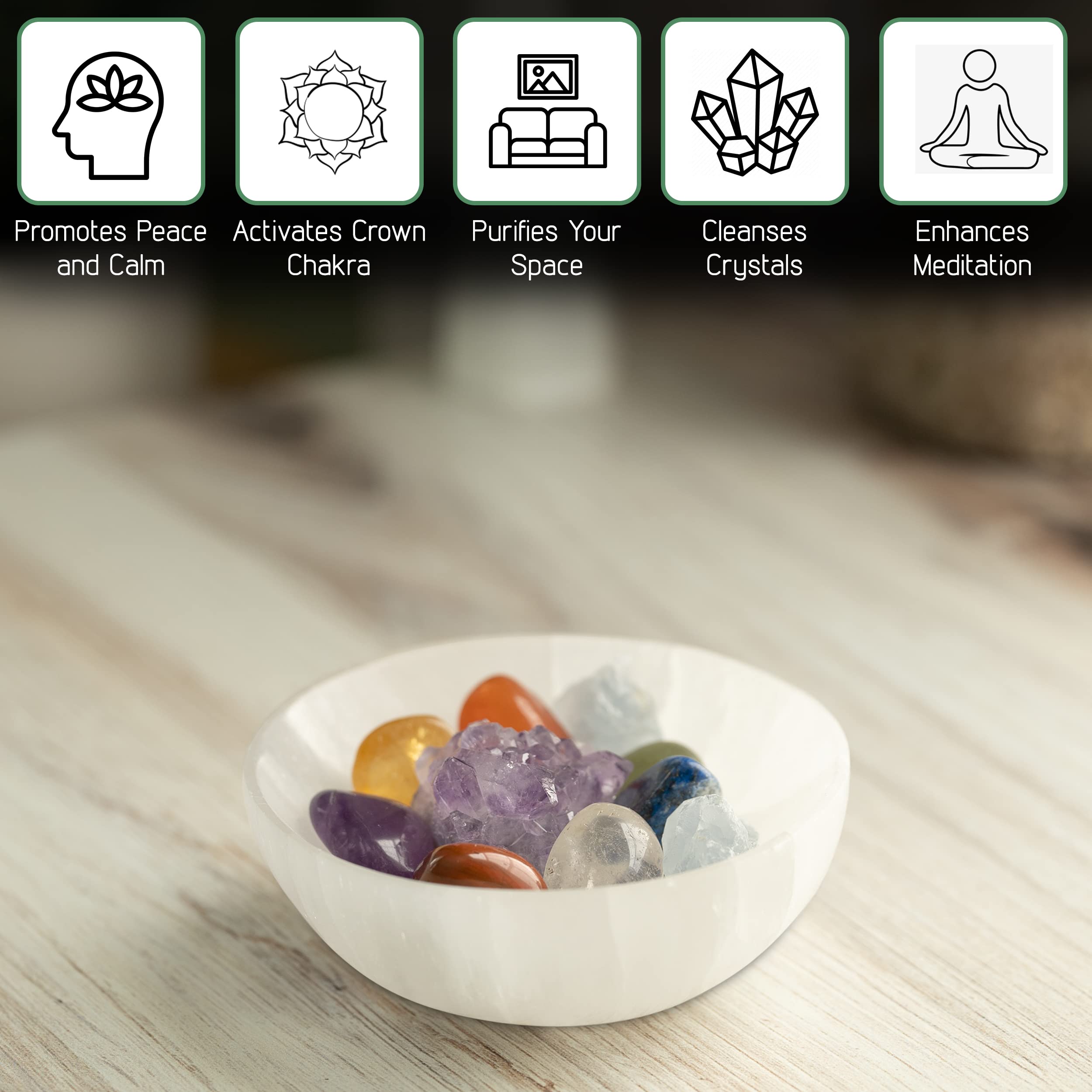 Wish Well cuenco en mano, demuestra tamaño y portabilidad práctica