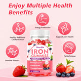 Wordln familia usando las gomitas para apoyo nutritivo y sabor agradable