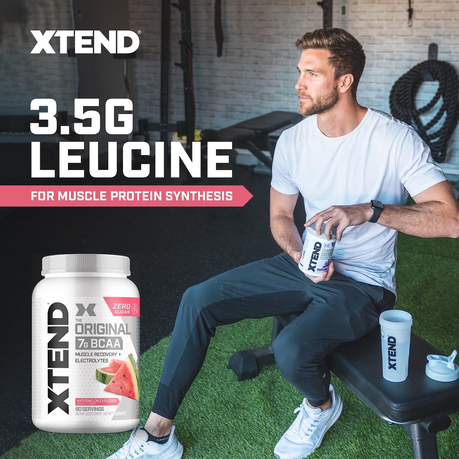 Xtend bebida en vaso durante entrenamiento para hidratación rápida