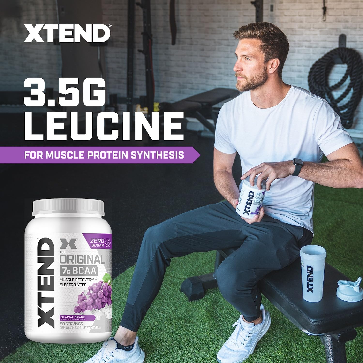 Xtend bebida mezclada en vaso lista para consumo durante entrenamiento