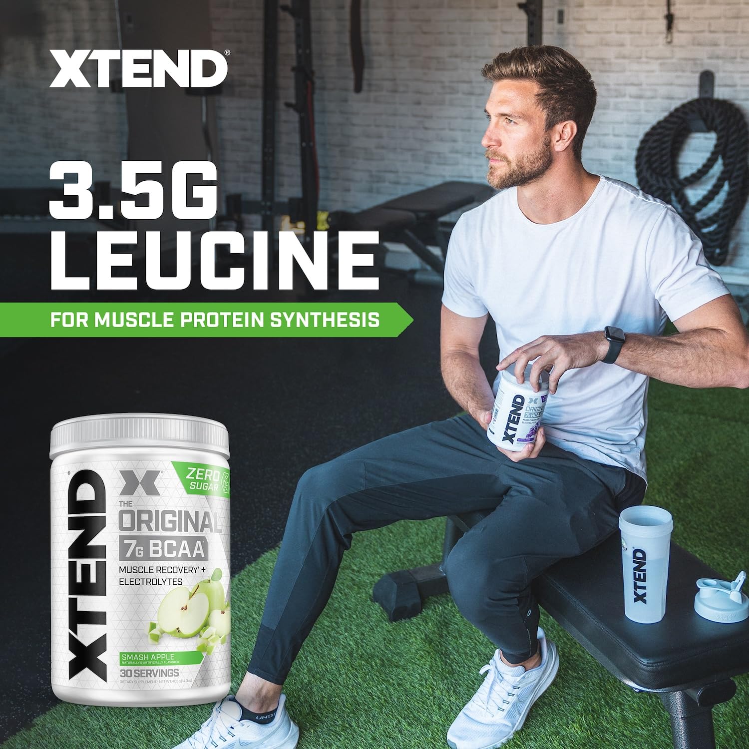 Vaso con Xtend mezclado en uso durante entrenamiento para hidratación instantánea