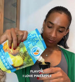 YEMAYA frasco en escenario tropical que sugiere sabor natural y frescura