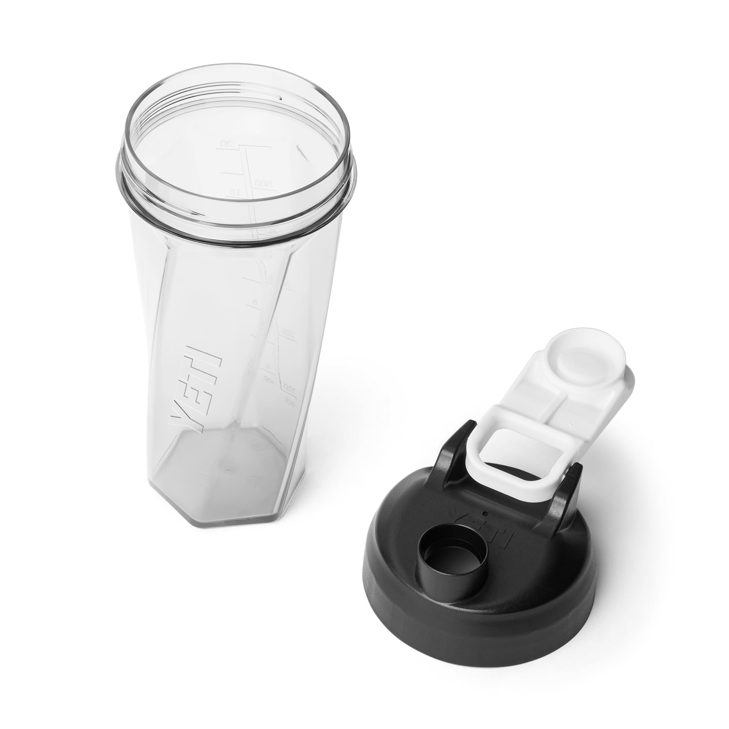 YETI uso en gimnasio mezclando proteína rápidamente sin accesorios