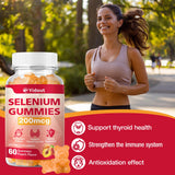 Yidout gomitas en mano para comparar tamaño y facilitar la toma diaria