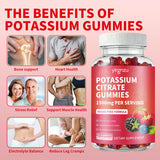 yirgnzu gomitas en mano para comparar tamaño y tomar tras ejercicio