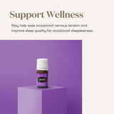 Young Living aceite en difusor en mesa, ambiente aromático relajante