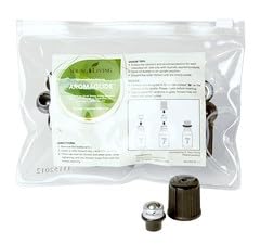 Young Living fitment AromaGlide en uso sobre muñeca para aplicación precisa