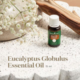 Young Living primer plano de textura y gota del aceite, mostrando pureza