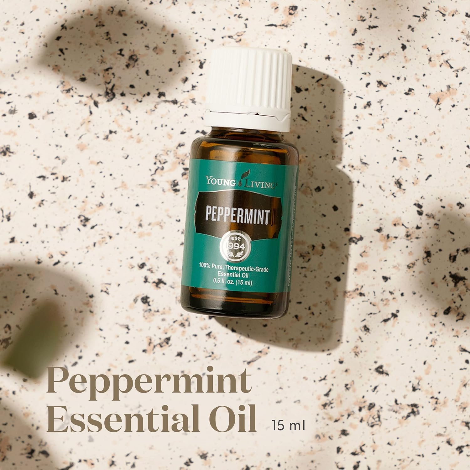 Detalle de la etiqueta Young Living menta que destaca el sello Seed to Seal y trazabilidad