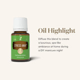 Young Living comparación de tamaño 10 ml junto a objetos cotidianos para escala