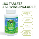 Youngevity tableta en mano para mostrar tamaño y dosificación práctica