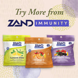 ZAND ingredientes naturales como rosa mosqueta e hibisco en mesa