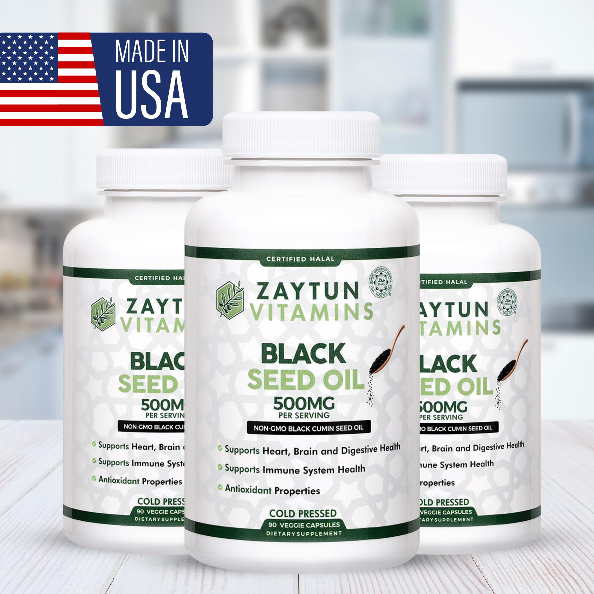 Zaytun Vitamins suplemento en mesa de cocina destacando formato portable y uso cotidiano