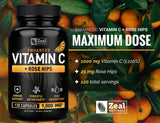 Zeal Naturals cápsula en mano para mostrar tamaño y facilidad de tragar
