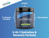 Vaso con bebida Zeal mezclada lista para hidratar durante ejercicio